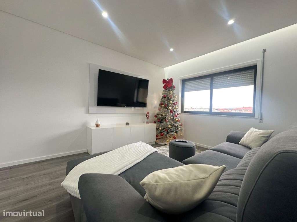 Vende-se T2+1 Renovado em Rio Tinto.-5