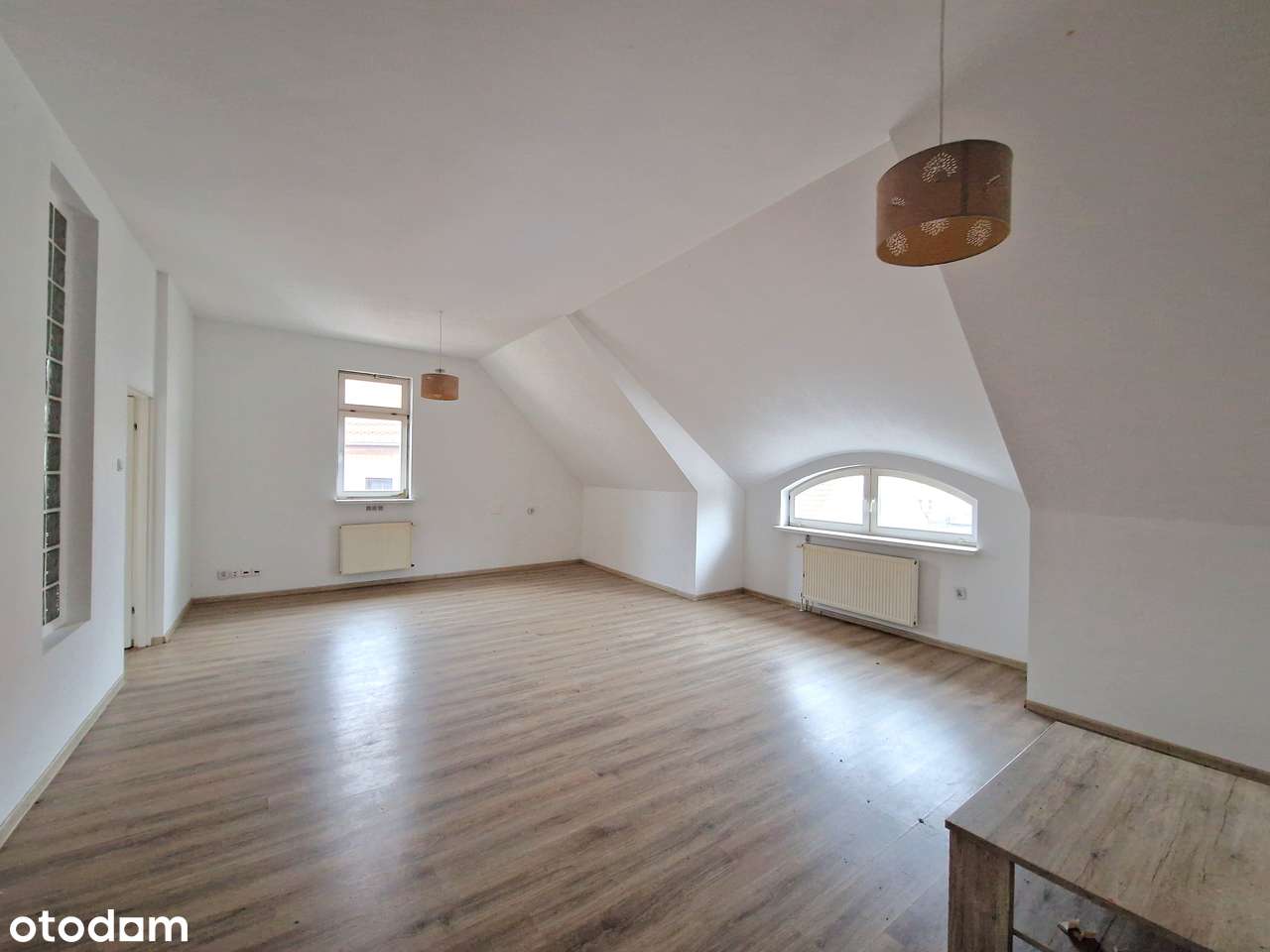 Przestronne, 3-pokojowe mieszkanie, w atrakcyjnej lokalizacji-2