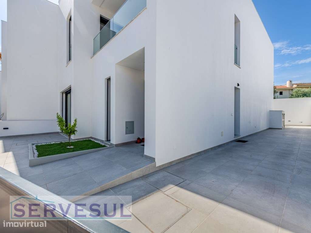 Moradia Moderna Geminada composta por 4 quartos e piscina privada, ...-48