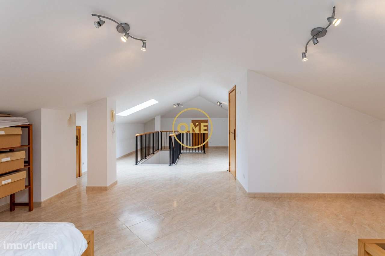 Propriedade Exclusiva em Sesimbra com 7.500m2 | Moradia de 529m2, Priv-36