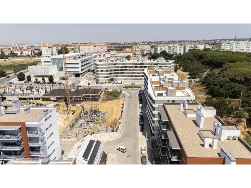 Apartamento T2 Novo no Seixal Baía com Terraço e Estacionamento-35
