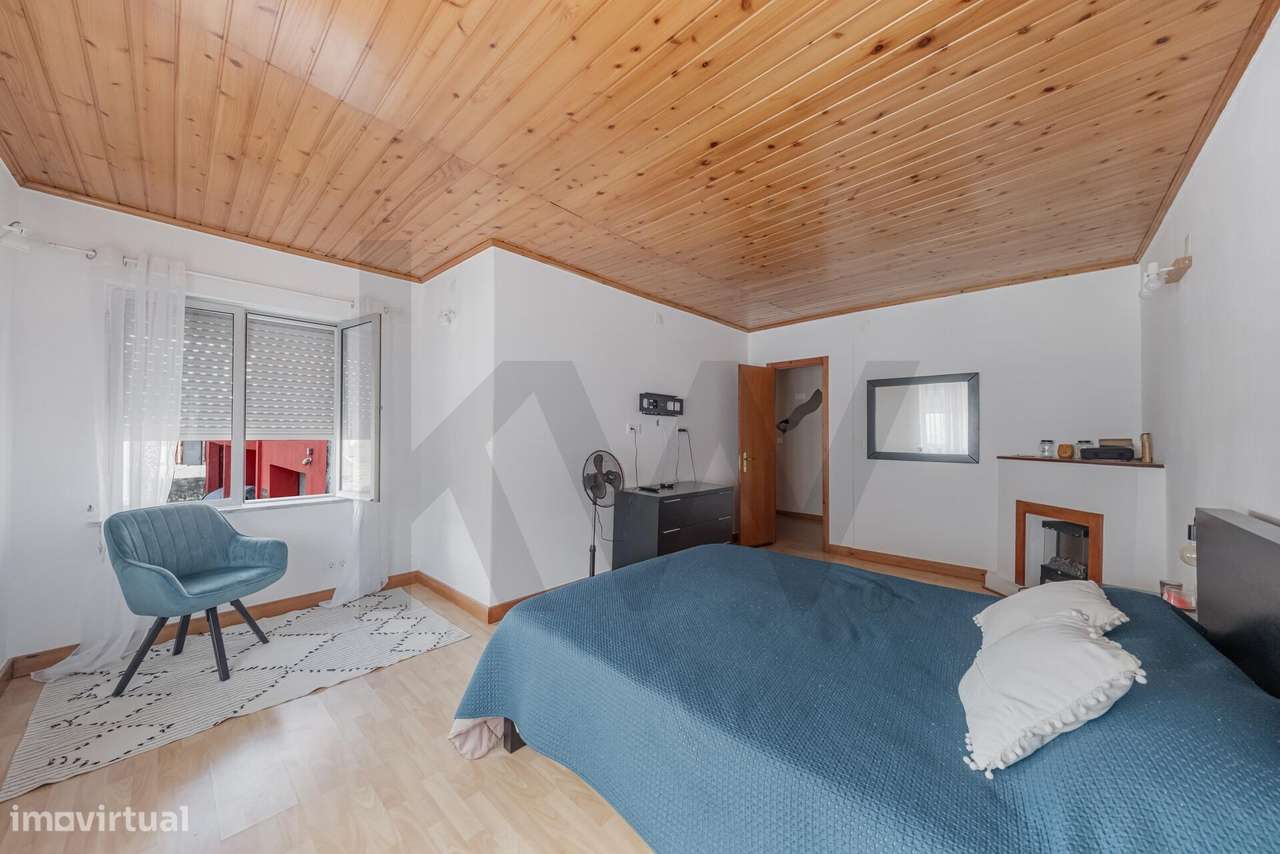 Moradia T4 na Estrada 25 de Abril no Concelho da Praia da Vitória - Grande imagem: 2/21