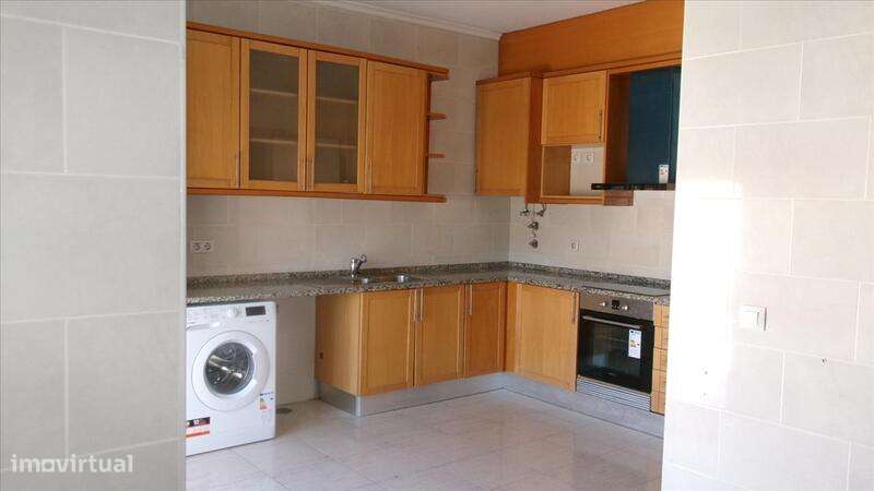 Apartamento em Azambuja, Azambuja - Grande imagem: 4/9