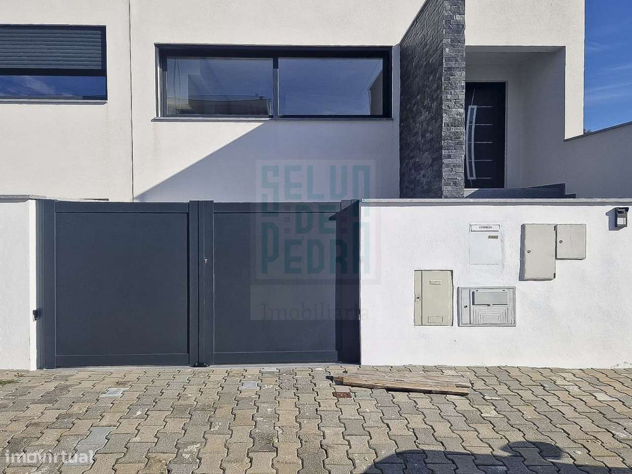 Moradia de 3 frentes V4 Famalicão-37