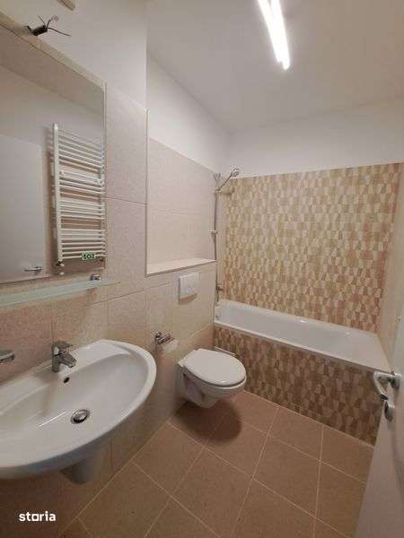 Vând apartament 3 camere - Imagine principală: 5/8