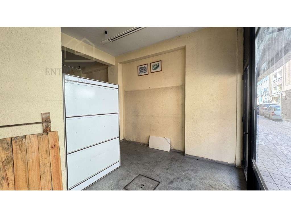 Loja com logradouro para comprar na Rua Alves de Veiga - Porto - Grande imagem: 5/17