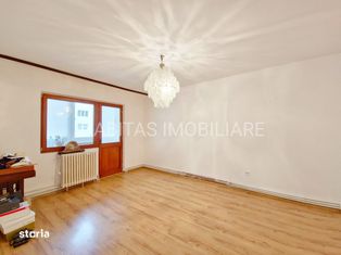 Apartament cu 3 camere, decomandat, etaj 2 din 4 zona Primaverii