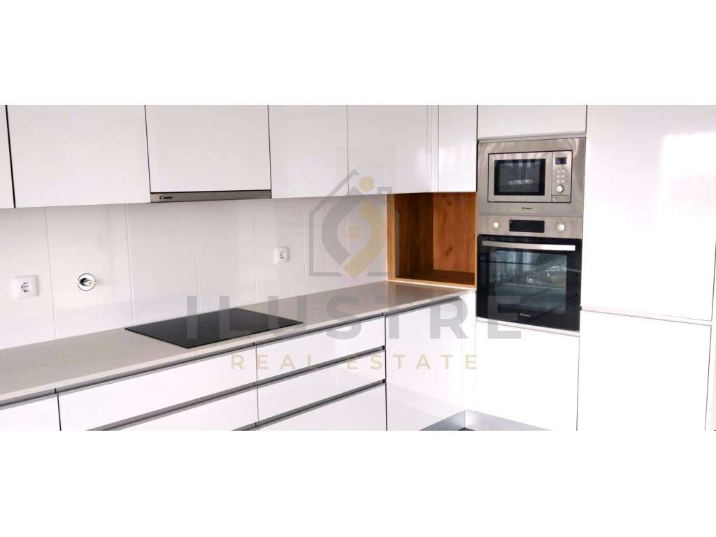 Apartamento T2 com varandas panorâmicas e parqueamento em Santa Mar...-6