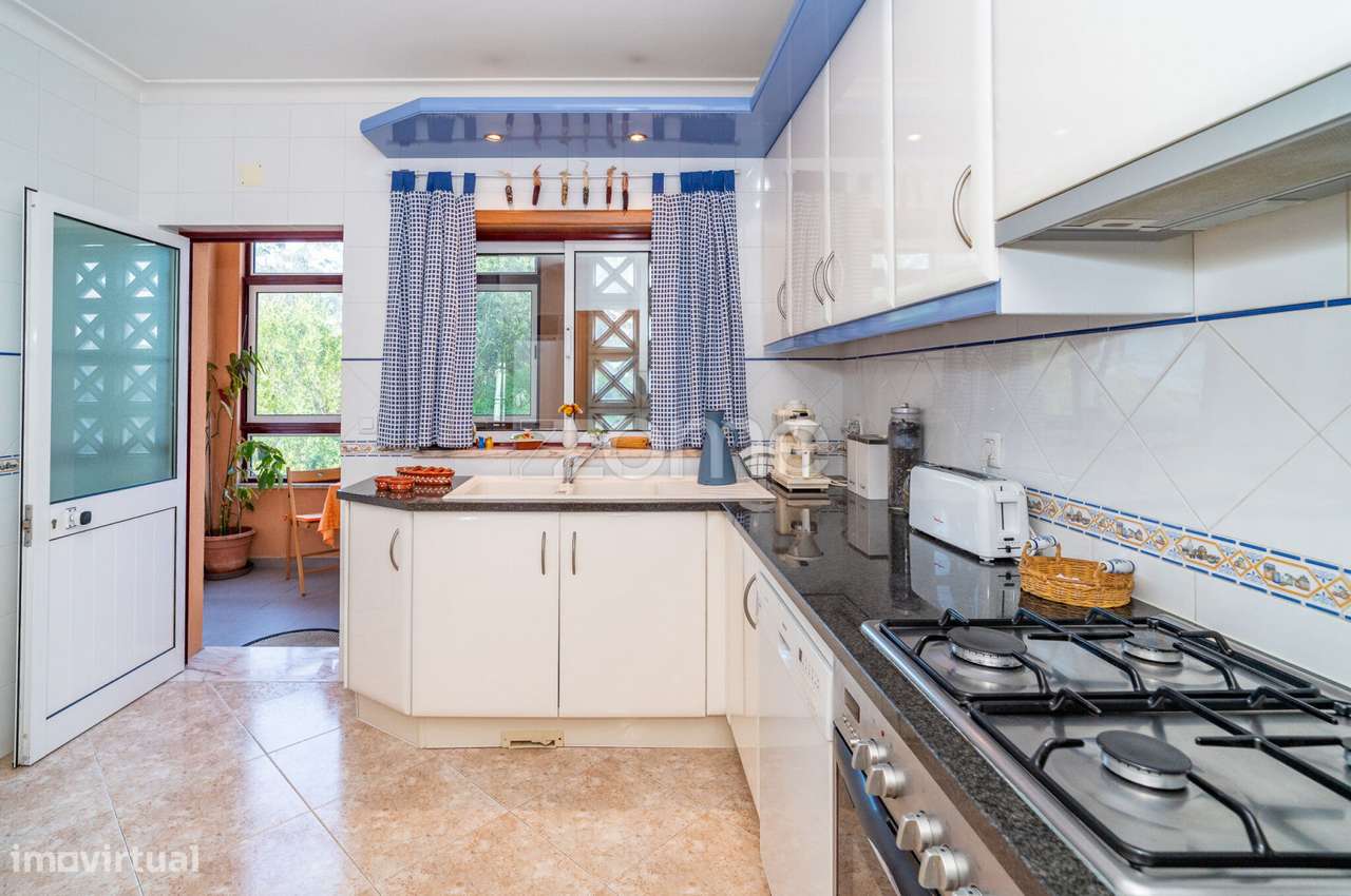 Apartamento T3+Garagem e Arrumo-7