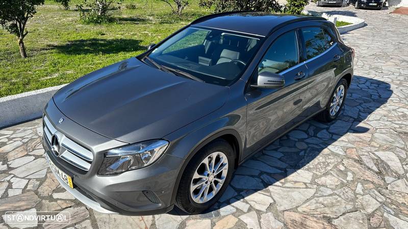 Mercedes-Benz GLA 180 - 1