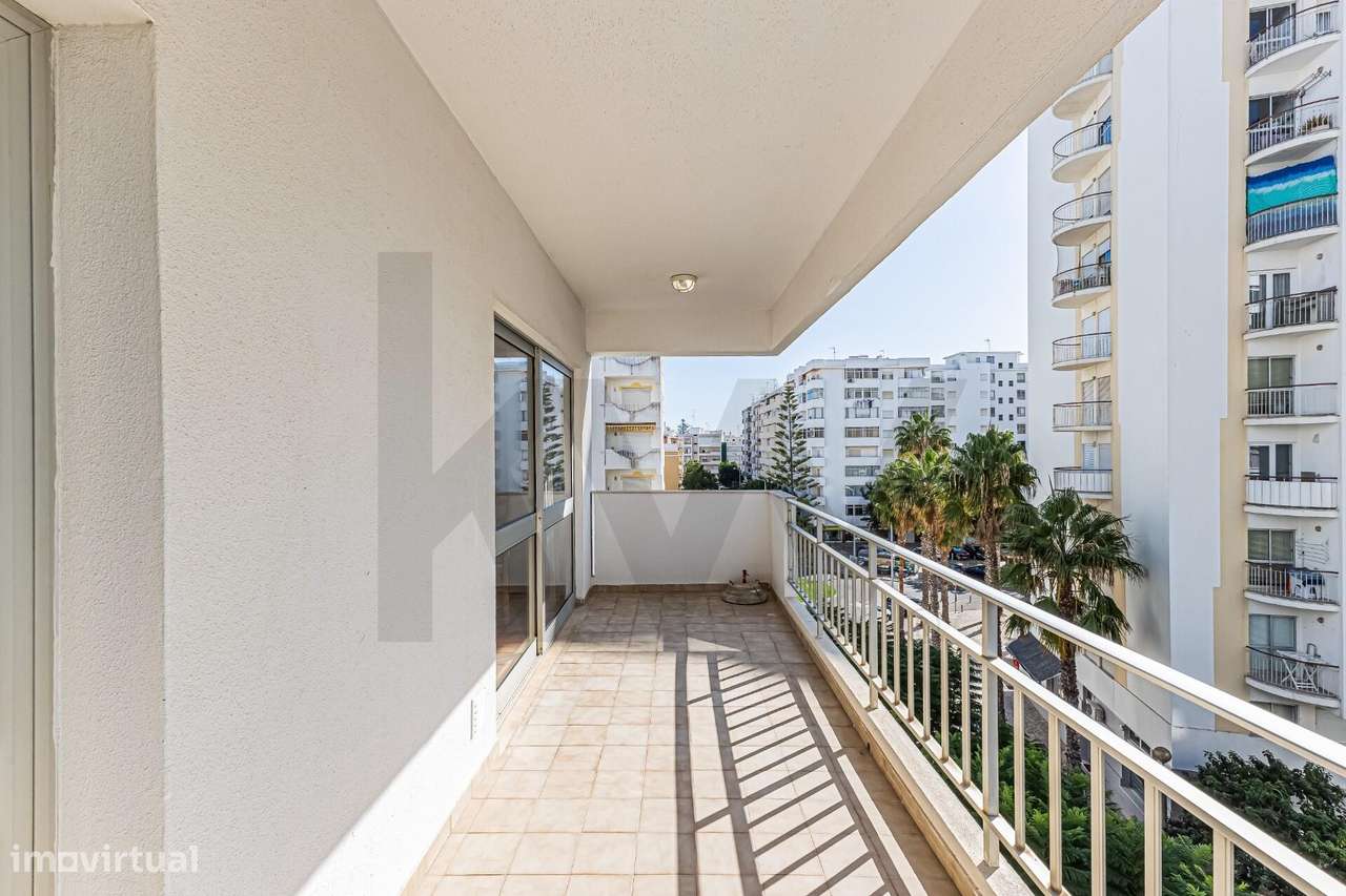 Apartamento T1 bem no Centro de Armação de Pêra - Algarve-16
