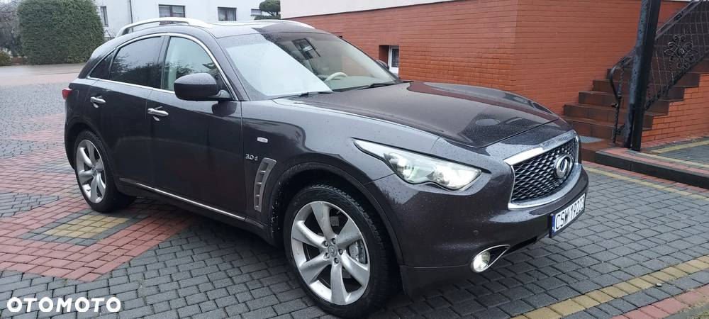 Infiniti QX70 - 2