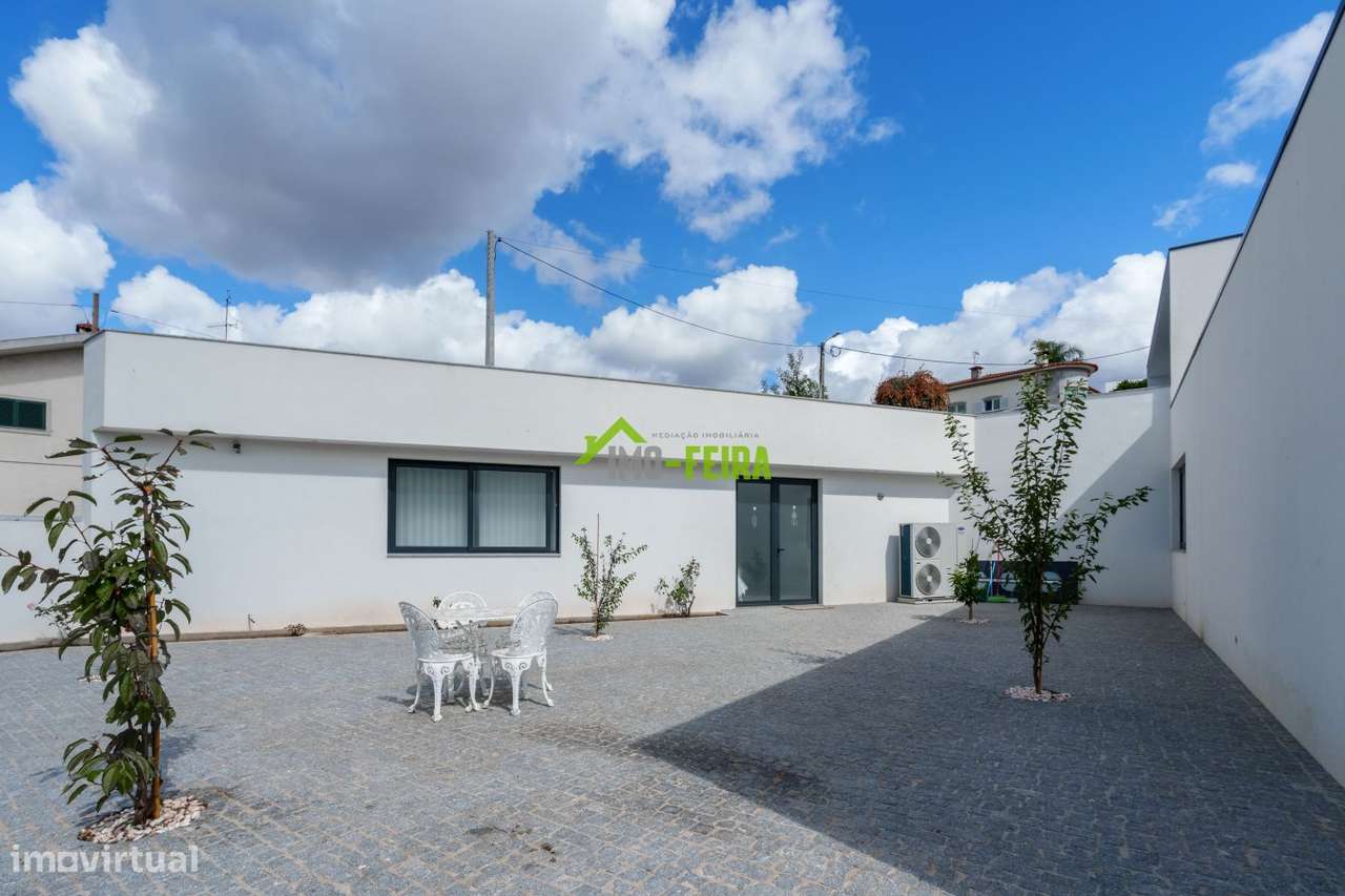 MORADIA LUXO COM PISCINA-40