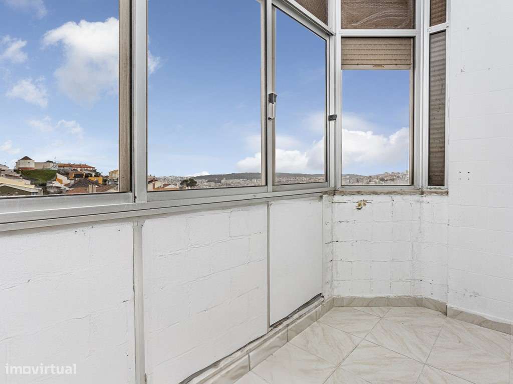 Apartamento T2 remodelado | Mina de Água (junto a Vila Chã) - Amadora - Grande imagem: 4/29