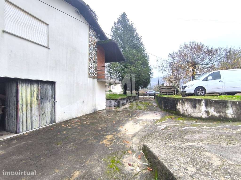 Armazém mais moradia T3 - Grande imagem: 4/25