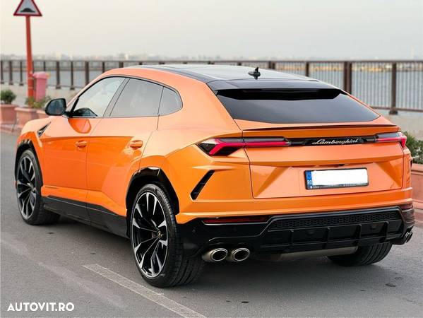 Lamborghini URUS Standard - 12