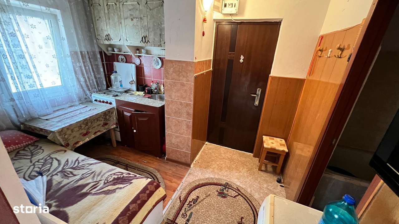 Garsoniera zona centrala Petrila - Imagine principală: 1/8