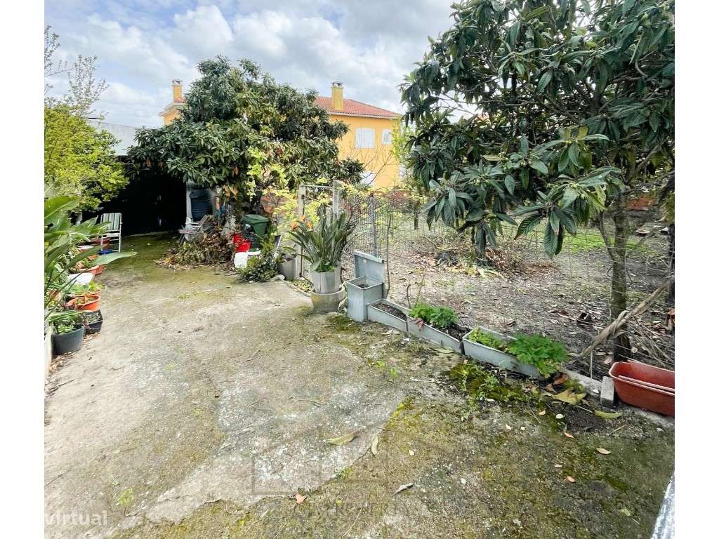 Terreno de gaveto com 359m2, nos Foros de Amora - Grande imagem: 4/5