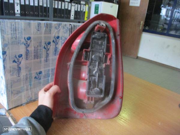 Farol Tras 085521913 CITROEN XSARA PICASSO 2002 ESQ VALEO - 3