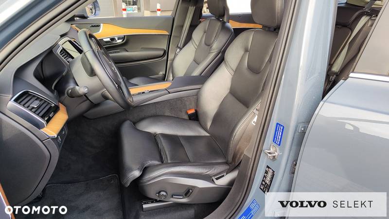 Volvo XC 90 - 9