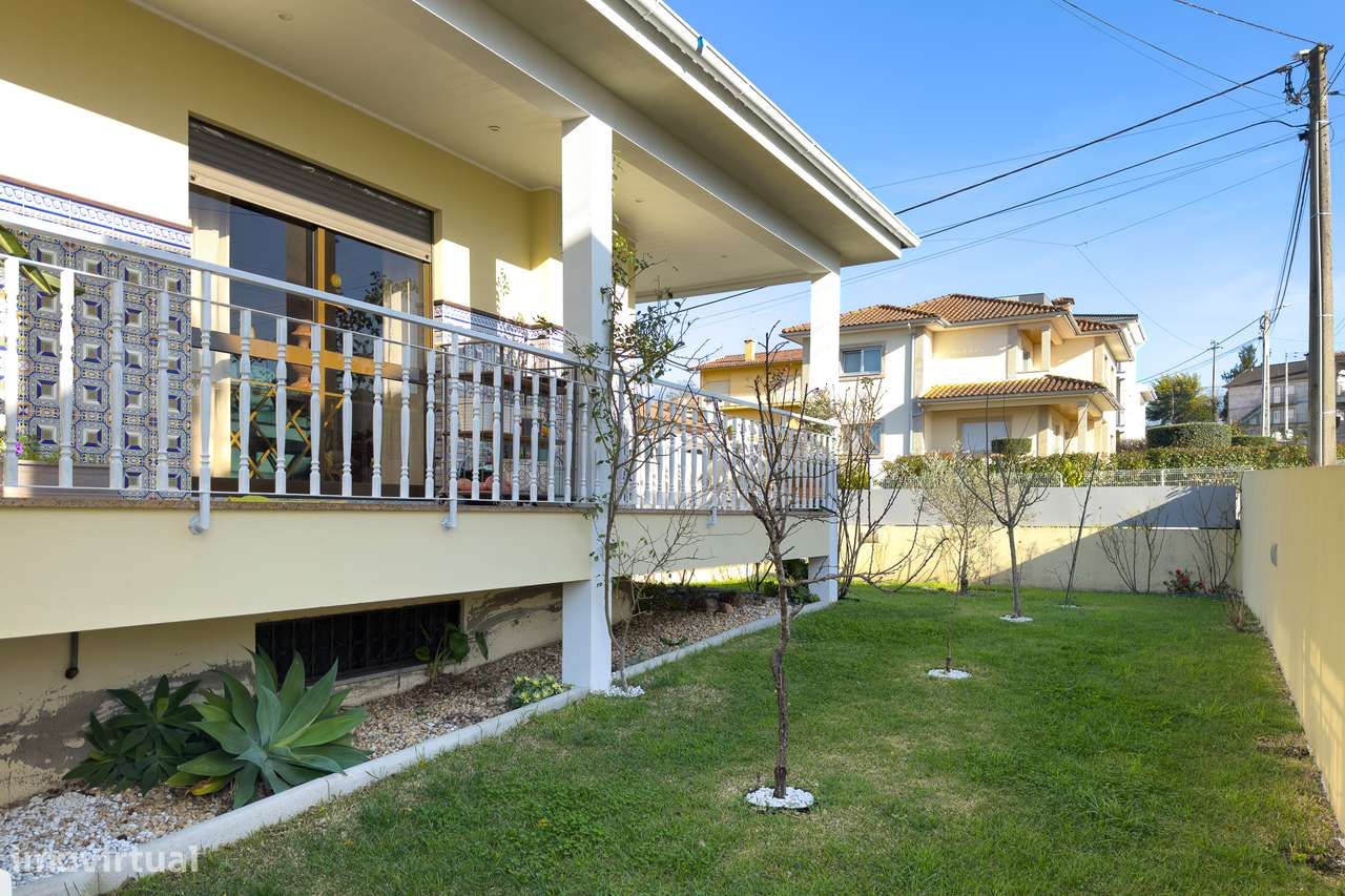 Moradia de Luxo T4 | Piscina Aquecida | Exclusividade Total em Amares - Grande imagem: 4/43