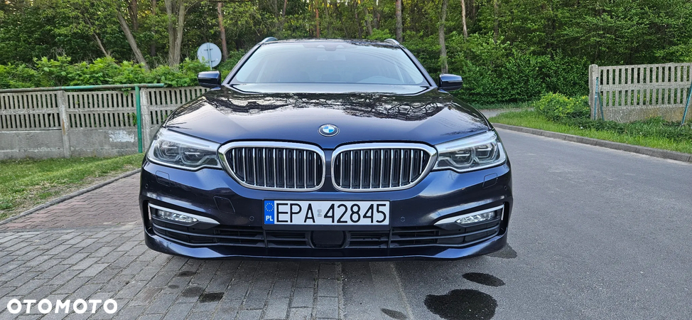 BMW Seria 5 530d xDrive Touring - 3