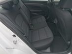 Hyundai Elantra 1.6 CRDI Comfort - 12