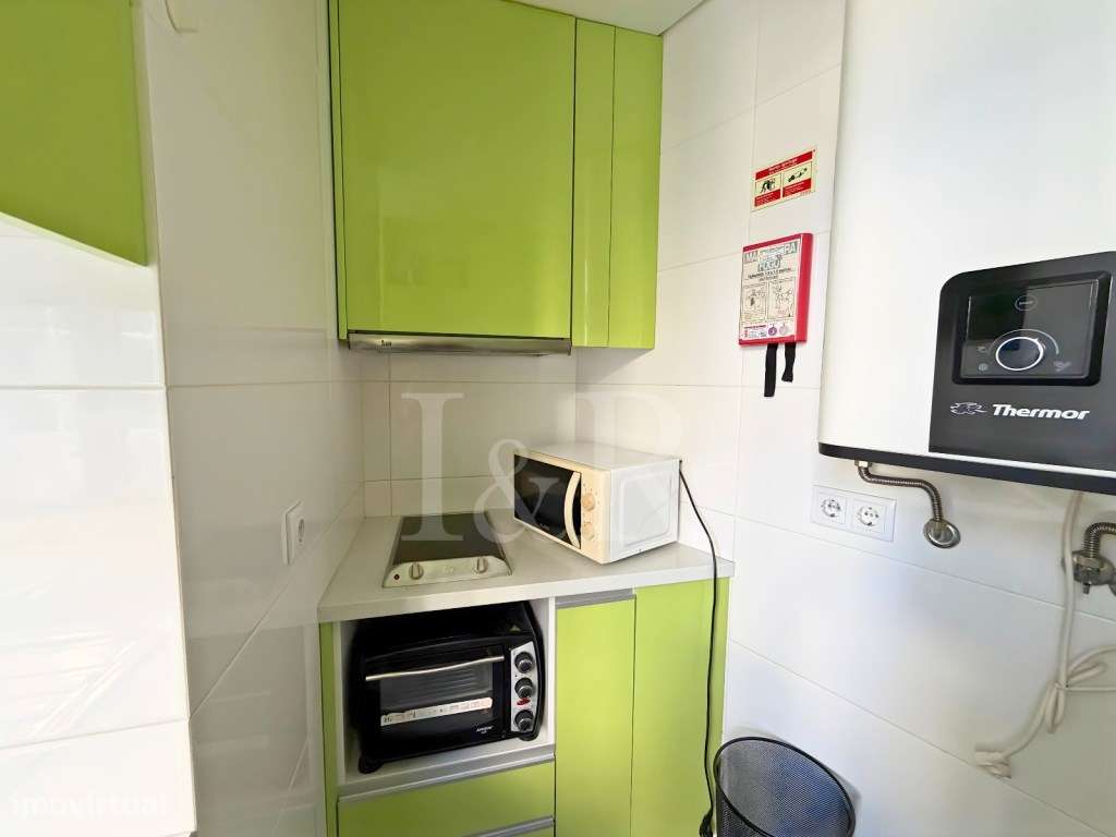 Apartamento T2 mobilado e com varanda no centro de Cascais - Grande imagem: 5/14