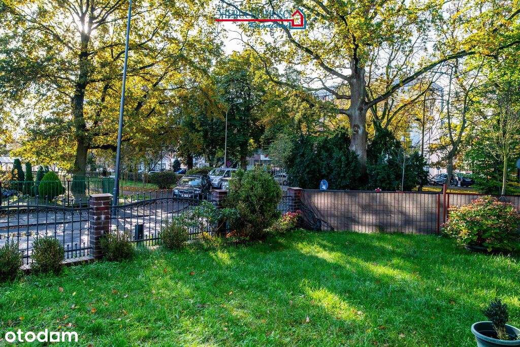 Połowa domu w dobrej lokalizacji-9