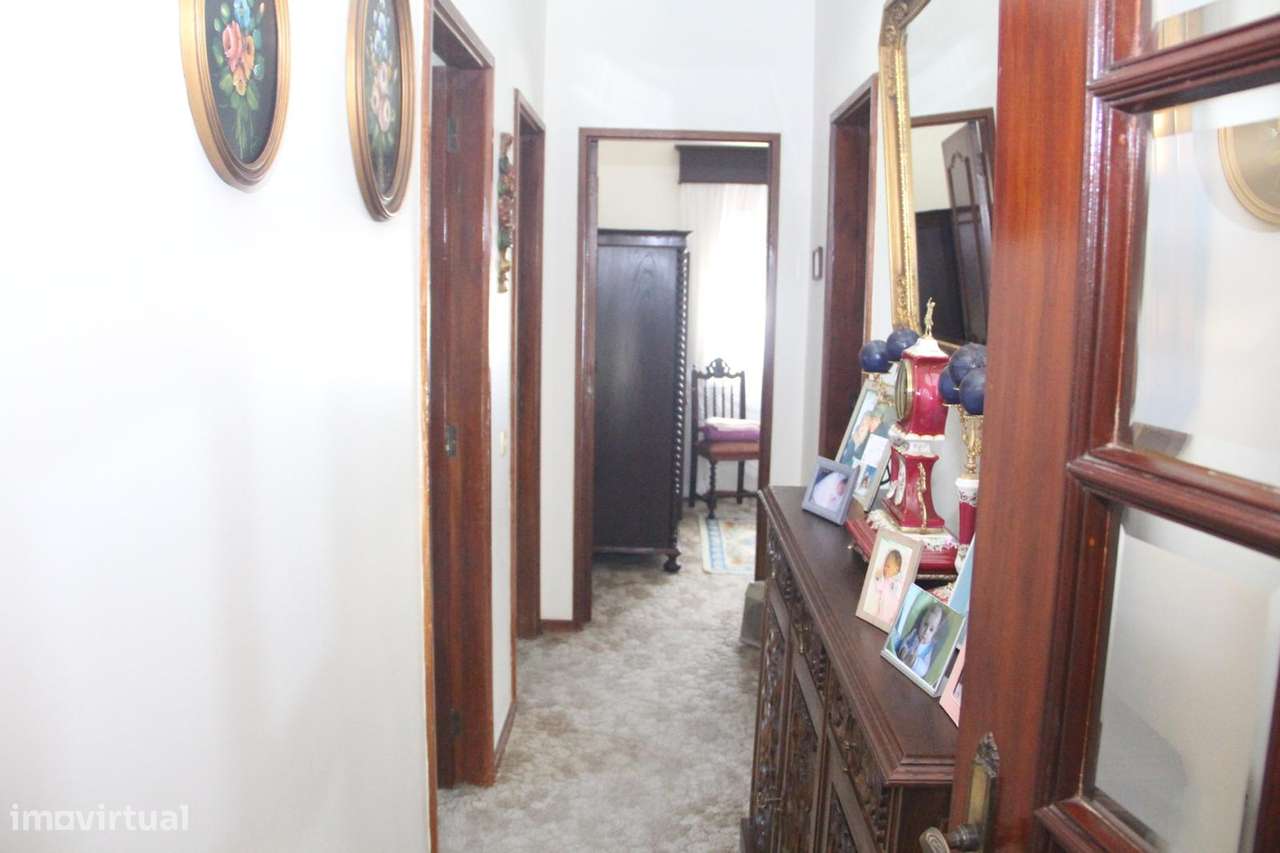 Moradia 4 Frentes lote com 980m2-53