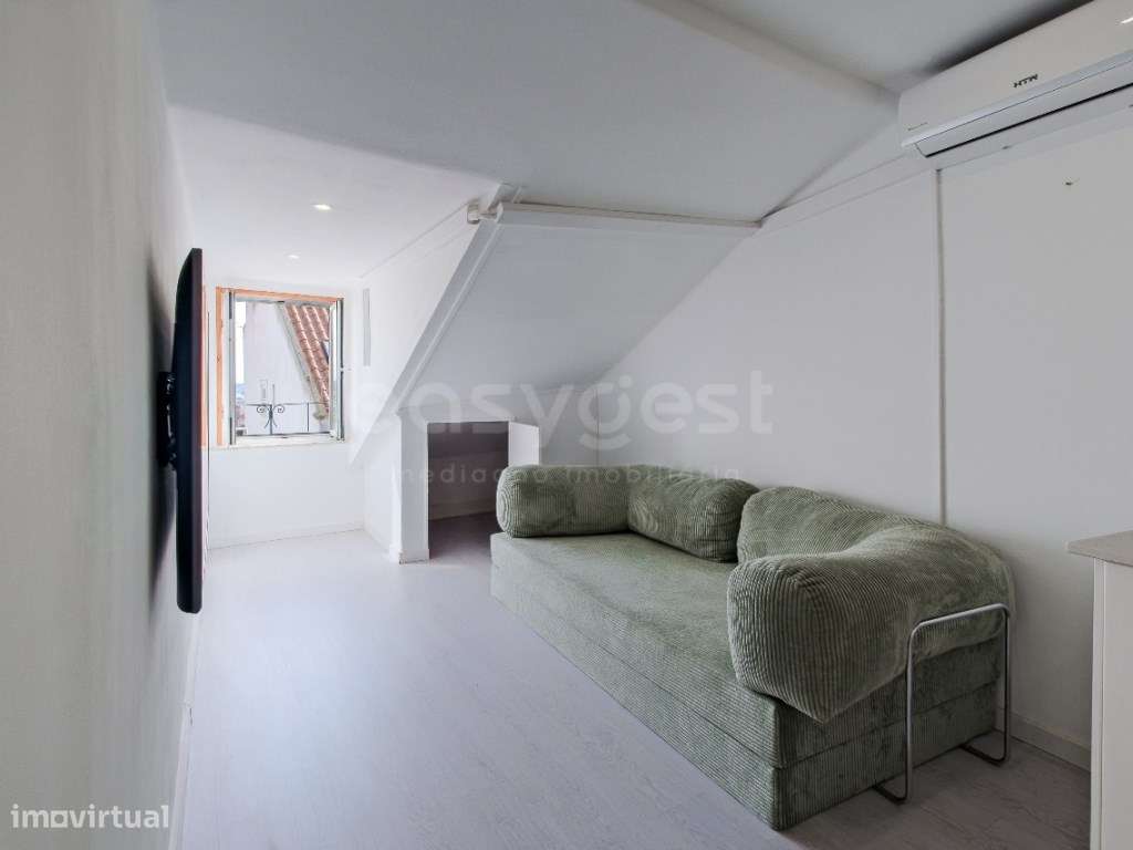 T2 remodelado no coração de Lisboa, entre o Bairro Alto e Santos-25