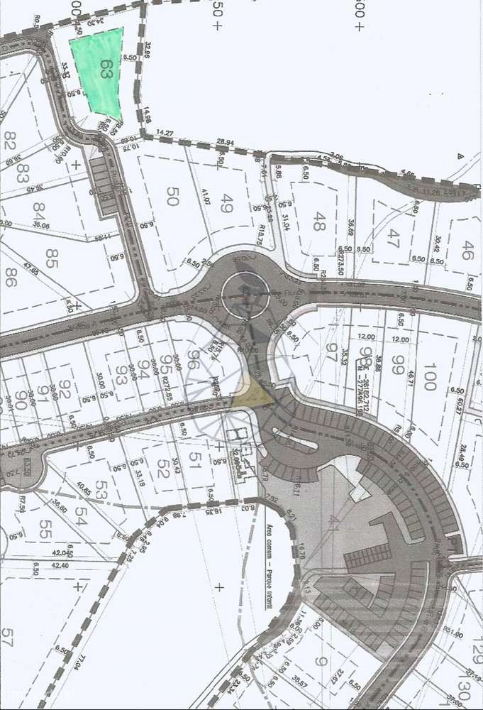 Lote para construção de uma vivenda com piscina e jardim privado, em C - Grande imagem: 4/9