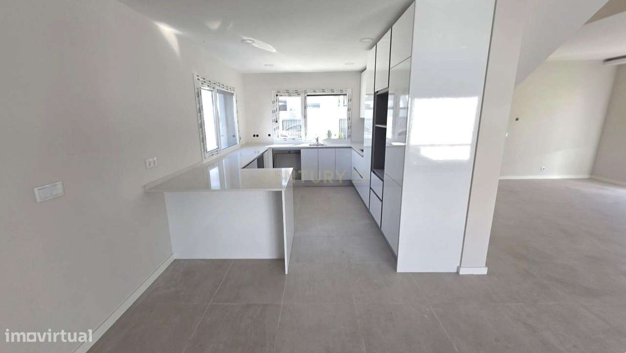 Moradia 4 assoalhadas com piscina Construção Nova  na Sobreda,  Almada - Grande imagem: 4/30