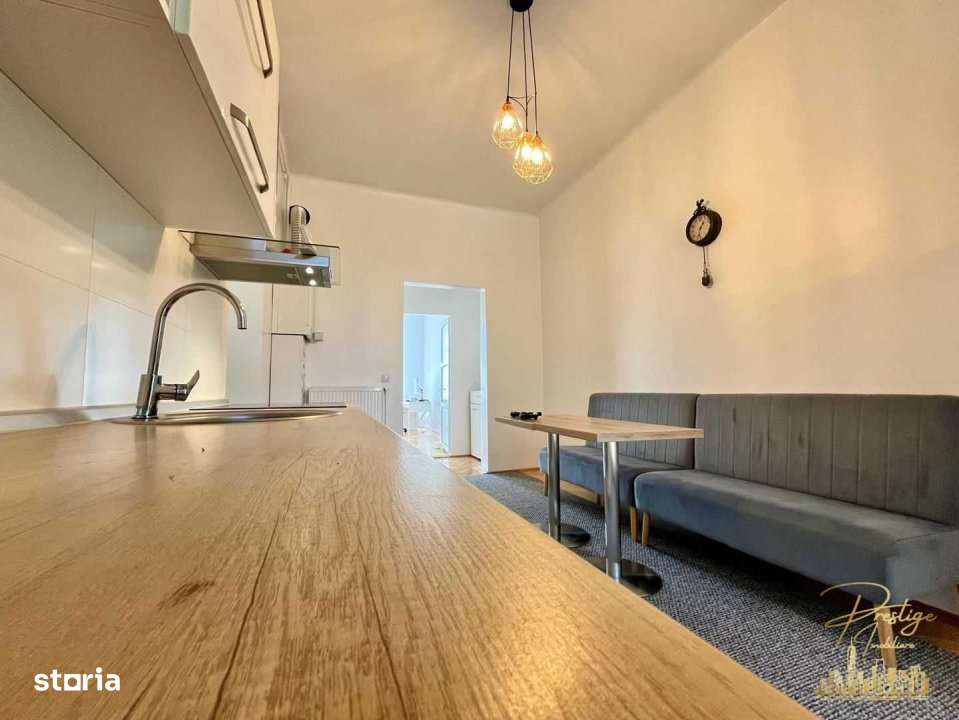 Apartament renovat de vanzare in cladire istorica zona Ultracentrala - Imagine principală: 3/5