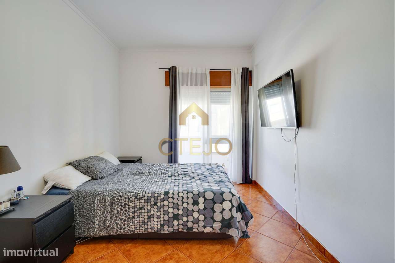 Apartamento T2  com varanda e arrecadação em Vale de Figueira , São Jo-20