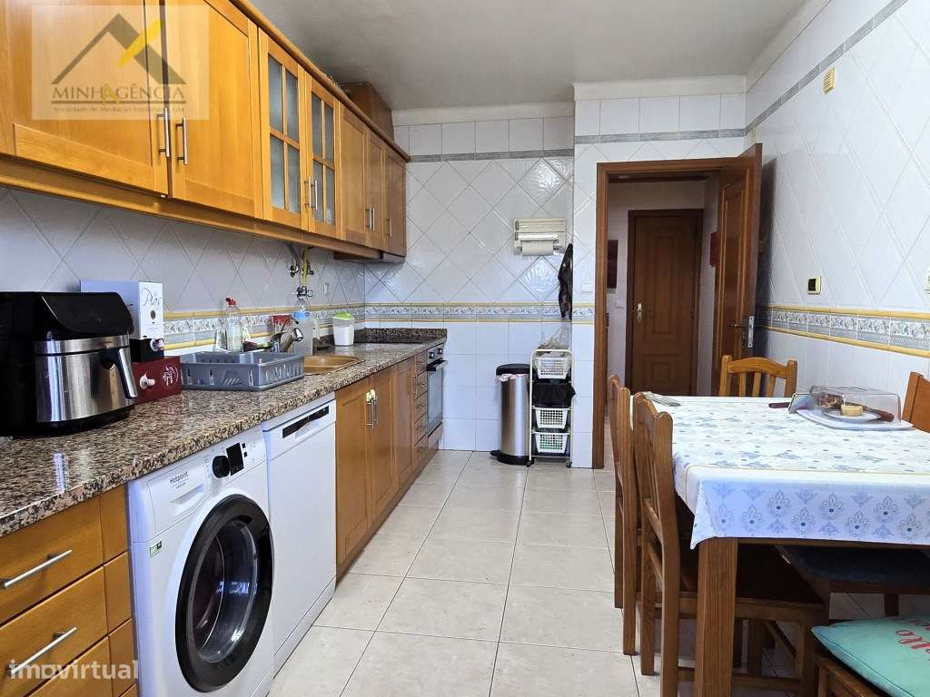 Apartamento T3 com garagem de 45 m2 em Setúbal-9