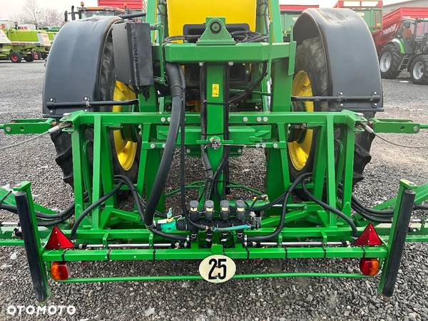 John Deere 824 SE - 16