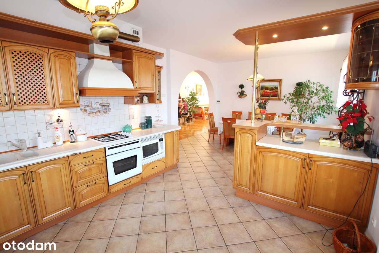 Nieruchomość komercyjna ** doskonałe położenie tuż przy ul. płk. Dąbka-15