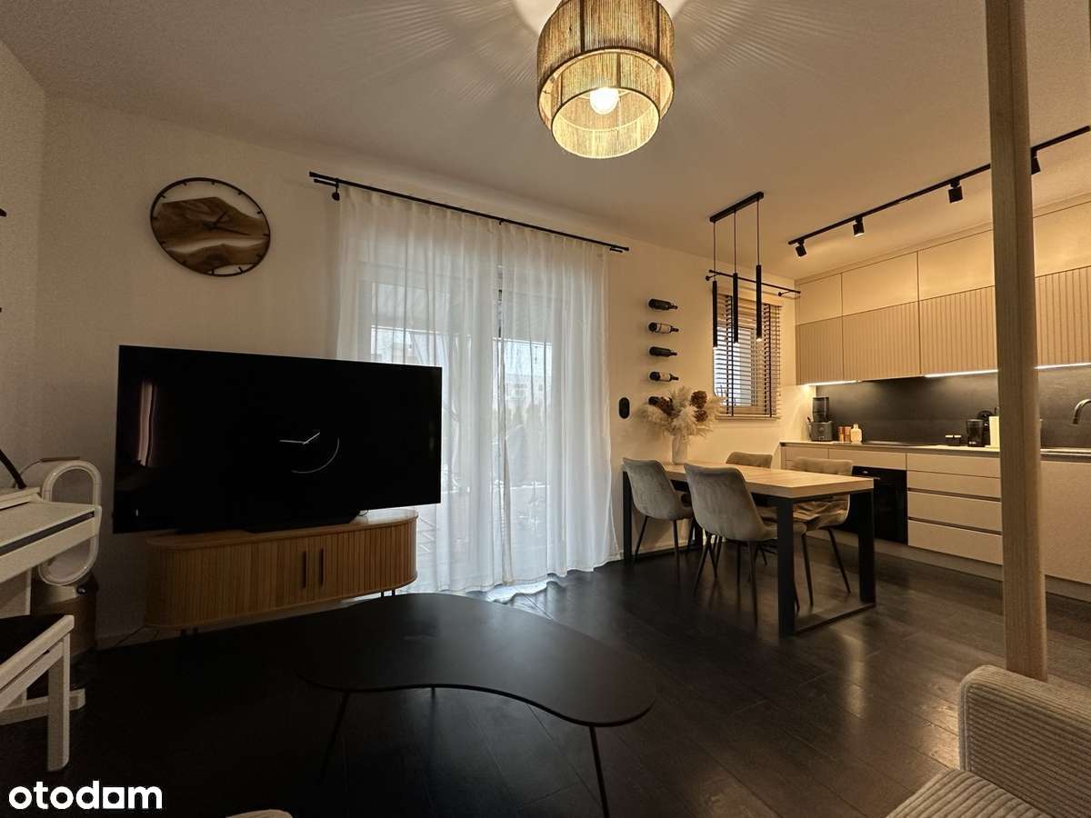 Bardzo zadbane mieszkanie z dużym ogrodem i jacuzzi-1