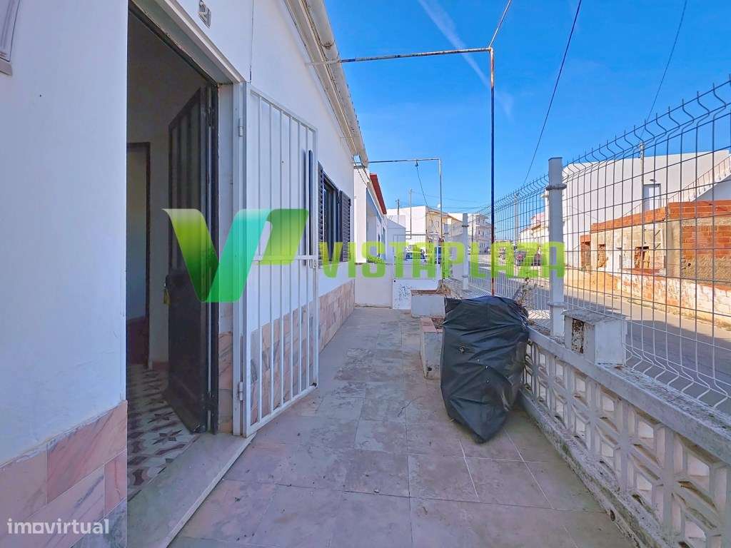 Moradia M2+1 na Figueira, Portimão, Grande Potencial para investimento - Grande imagem: 4/24