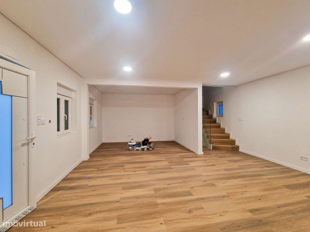 Moradia 4 ass. totalmente remodelada - possibilidade de quarto no r/c-8