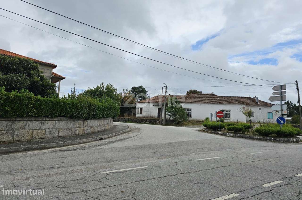 Prédio Urbano com Comércio e Habitação – Aldeia de Chã, Alijó-8
