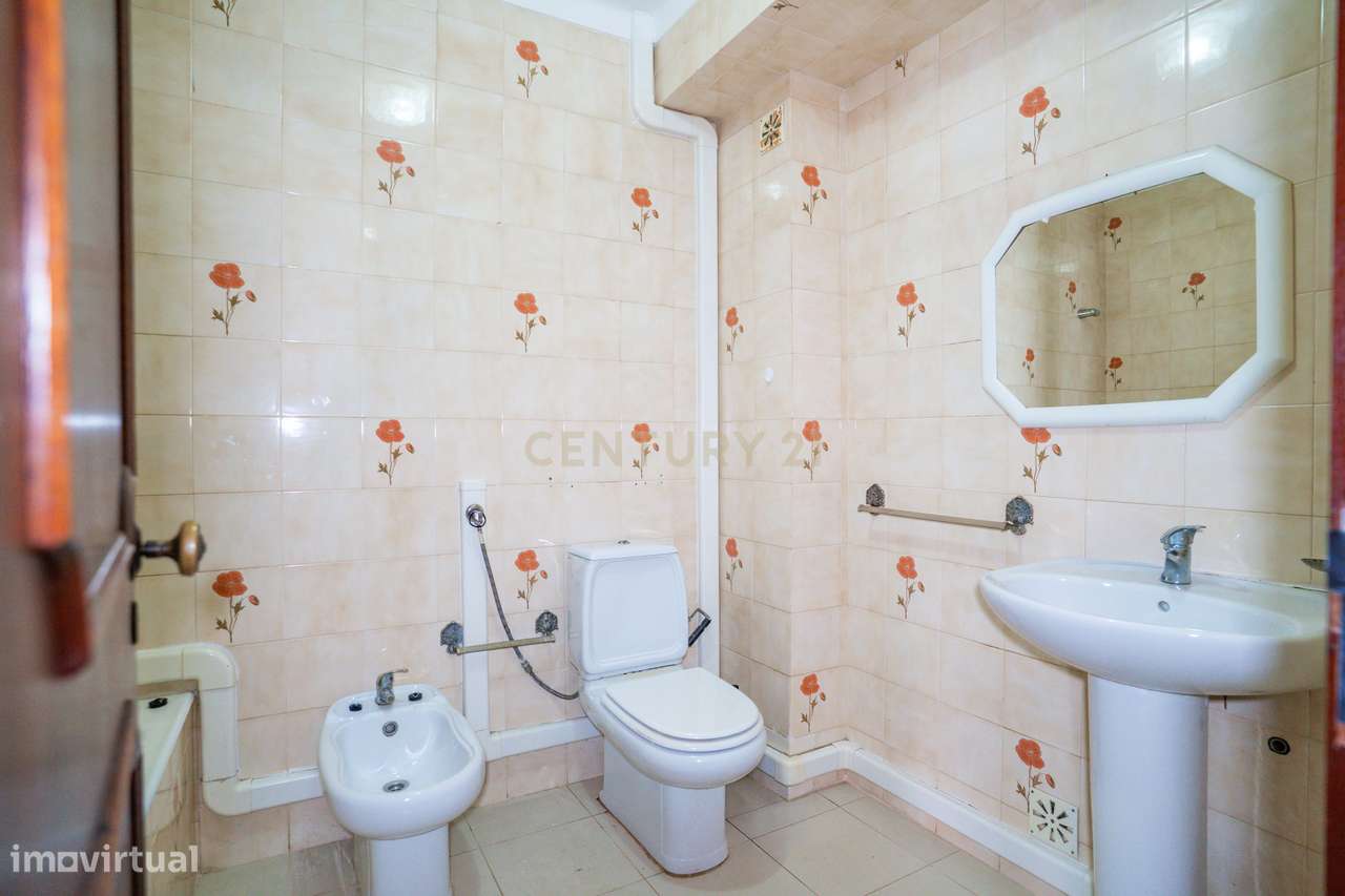 APARTAMENTO T2+2 | ZONA CENTRO | CALDAS DA RAINHA-19
