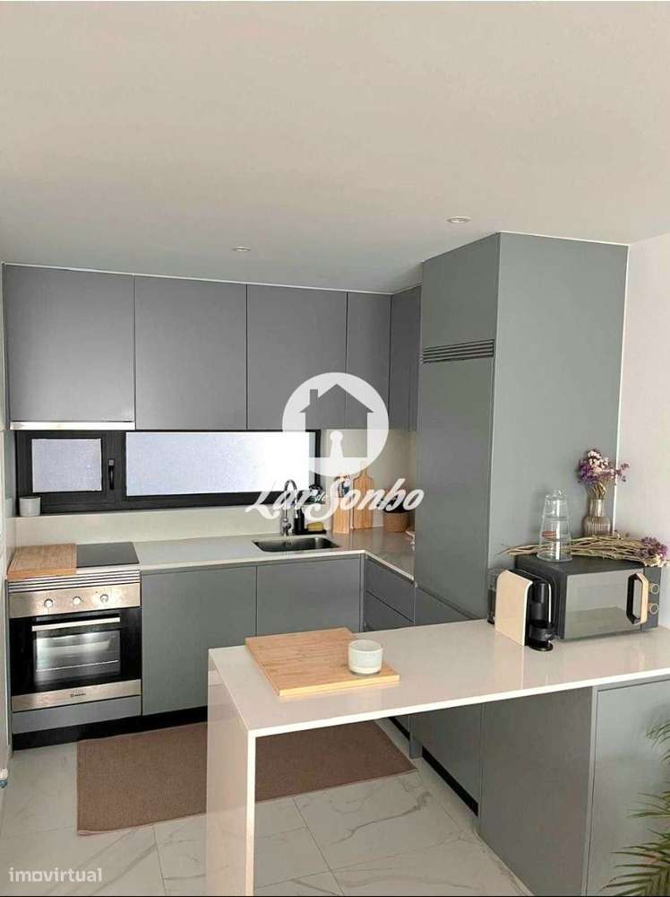 T2 praticamente Novo em Matosinhos-1