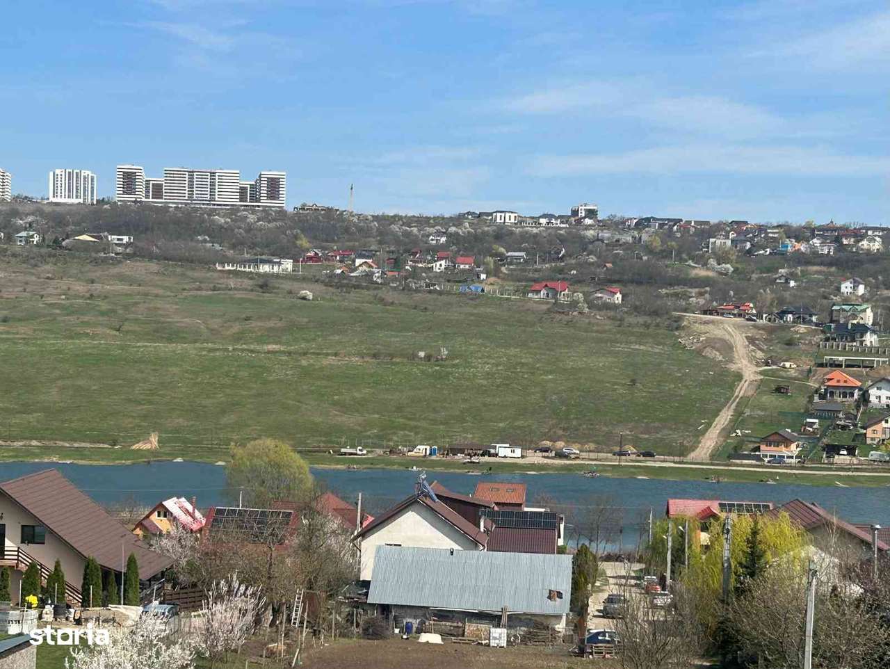 Teren 1200 mp intravilan Rediu vedere Lac Rediu-3