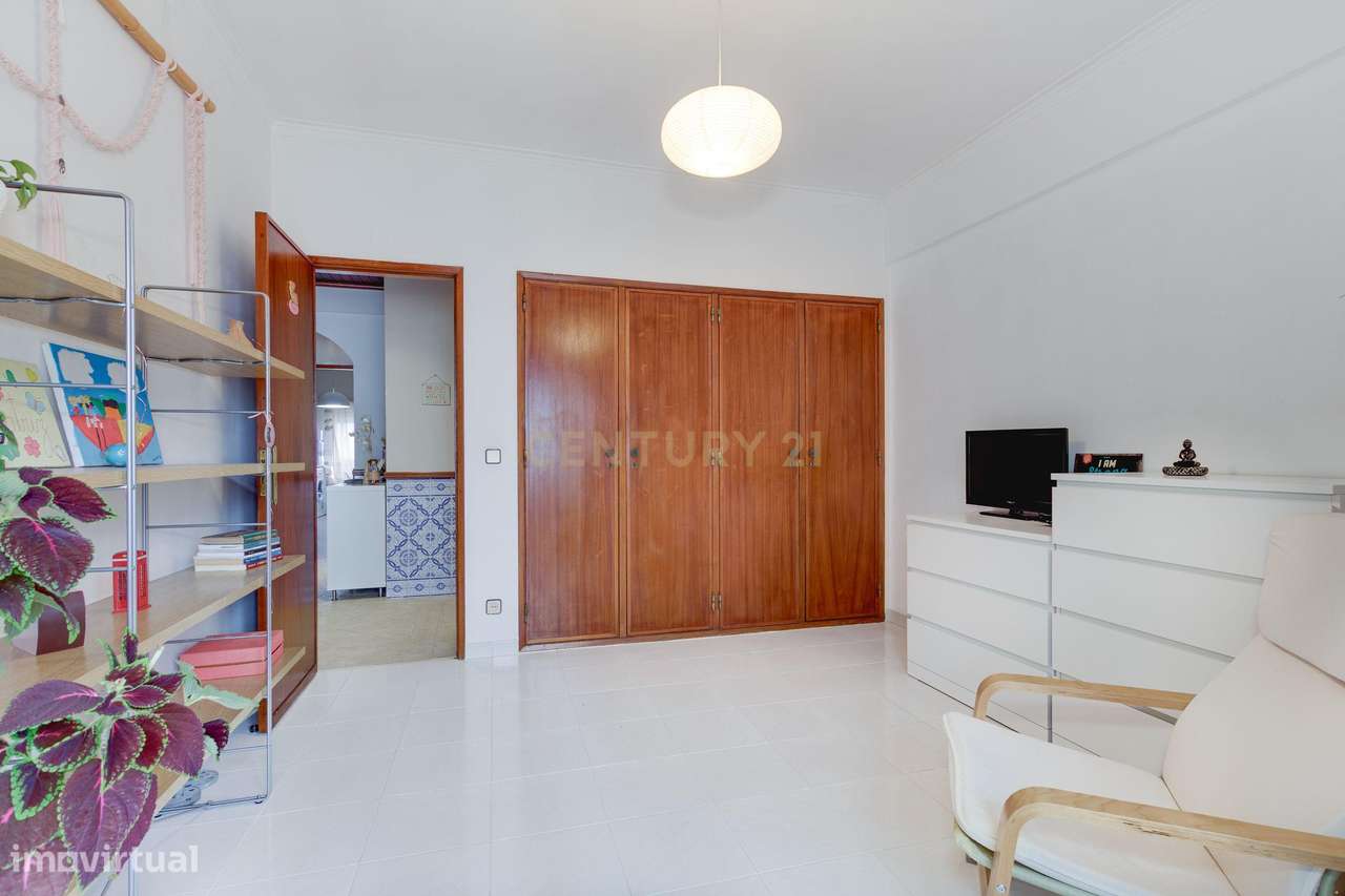 T2 em Bom Sucesso, Alverca-12