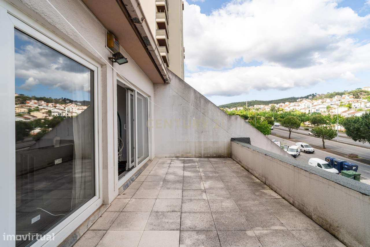 T3 Duplex com 2 Terraços, na Av. Elísio de Moura, em Coimbra - Grande imagem: 5/32