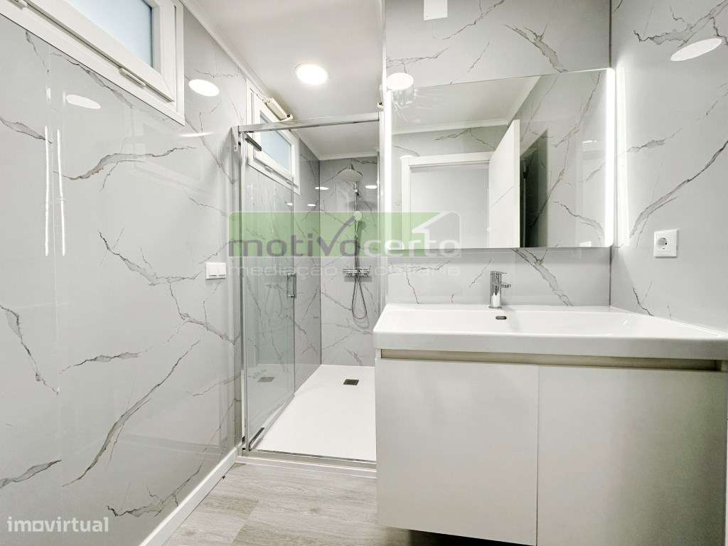T2 Totalmente Remodelado com 2 WC na Figueirinha, Oeiras. Pronto Ha...-16
