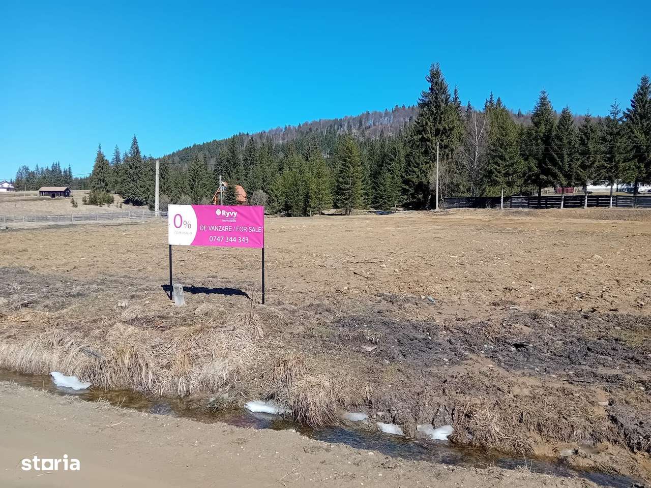 Teren intravilan, 750 mp în loc.Comandău, jud.Covasna.-0