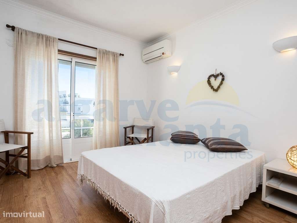 Moradia geminada T3 com Piscina Privada e Garagem - Praia da Lota-22